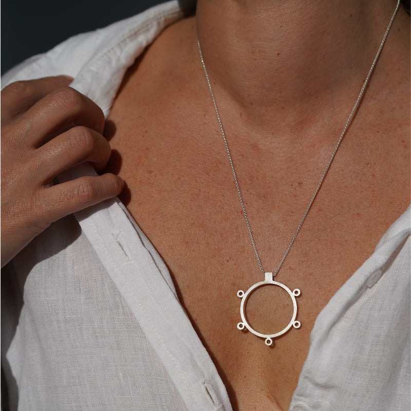 TUOHI Jewelry VALO Signature Pendant Necklace, Medium